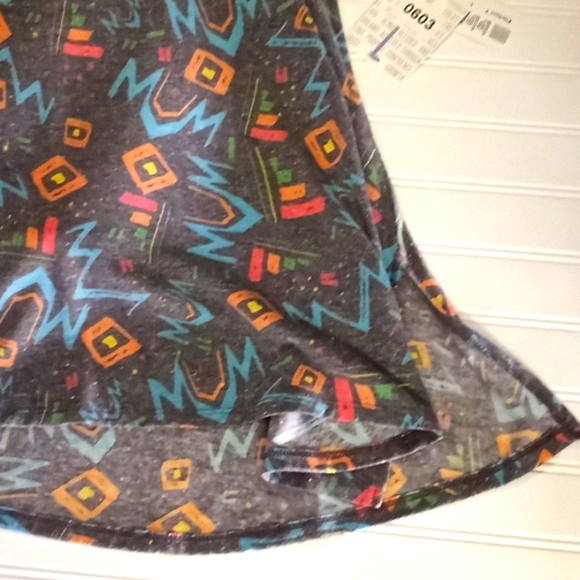 LLR Abstract Printed Perfect T Top-#0603 - Picture 5 of 14